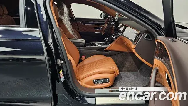 Bentley Flying Spur 2022 — ფოტო 18/44