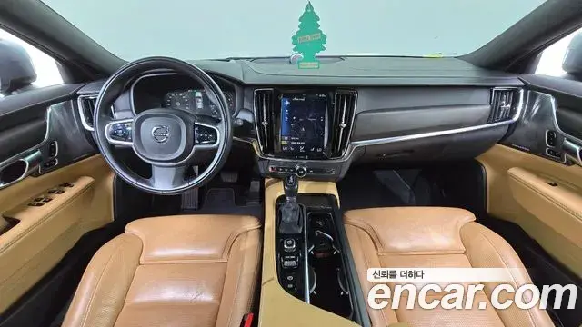 Volvo V90 Cross Country 2019 — ფოტო 17/20