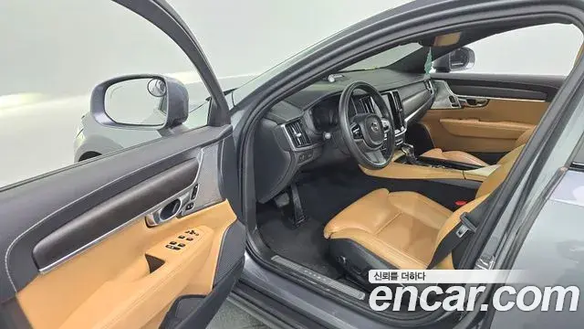 Volvo V90 Cross Country 2019 — ფოტო 19/20