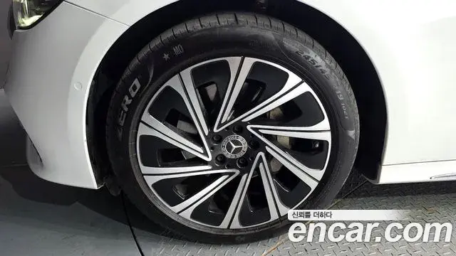 Mercedes-Benz E-Class 2024 — Şəkil 17/20