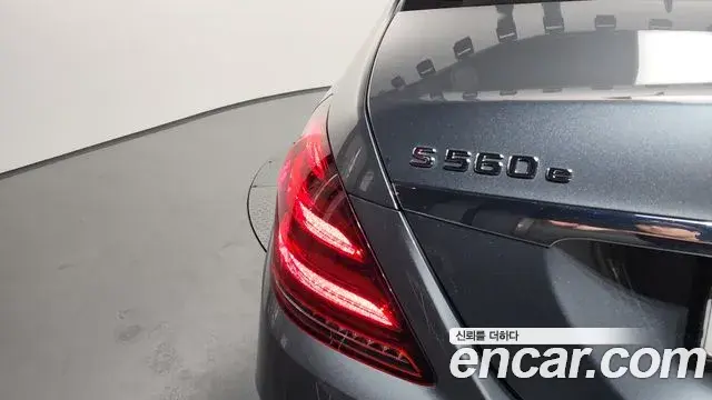 Mercedes-Benz S-Class 2020 — ფოტო 31/36