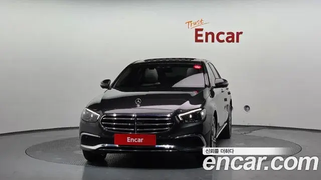 Mercedes-Benz E-Class 2022 — Şəkil 29/35