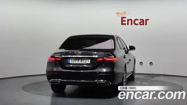 Mercedes-Benz E-Class 2022 — Şəkil 16/35