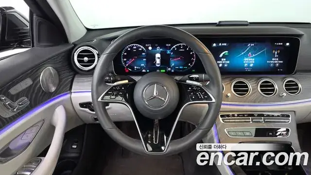 Mercedes-Benz E-Class 2022 — Şəkil 33/35