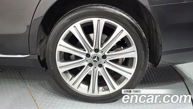 Mercedes-Benz E-Class 2022 — Şəkil 6/35