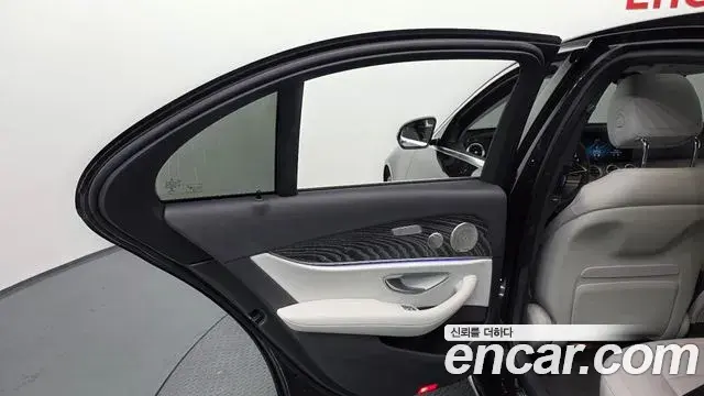 Mercedes-Benz E-Class 2022 — Şəkil 8/35
