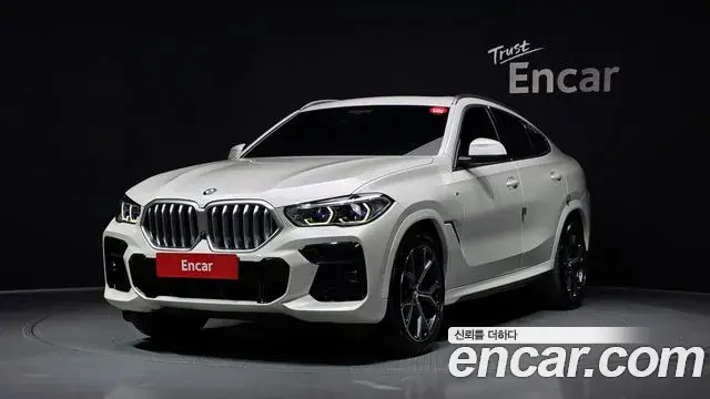 BMW X6 2022 — Photo 28/33