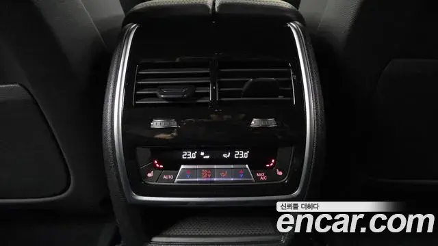 BMW X6 2022 — Photo 26/33