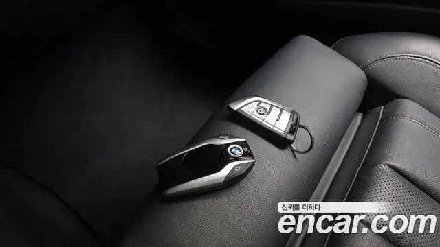 BMW X6 2022 — Photo 12/33