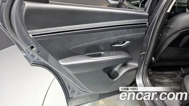 Hyundai Tucson Hybrid 2023 — Photo 15/30