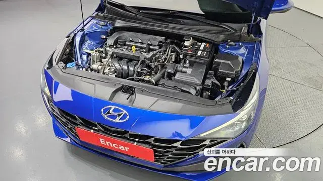 Hyundai The New Avante Hybrid 2021 — ფოტო 2/20