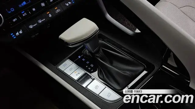 Hyundai The New Avante Hybrid 2021 — ფოტო 17/20