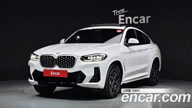 BMW X4 2022 — ფოტო 8/20