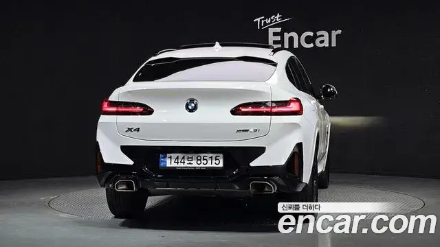 BMW X4 2022 — ფოტო 15/20