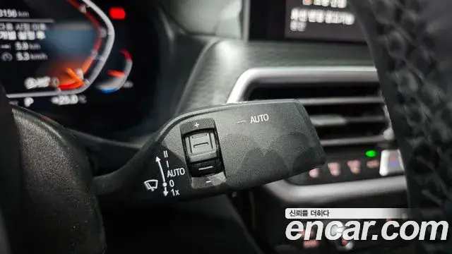 BMW X4 2022 — ფოტო 16/20