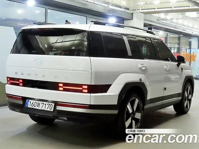 Hyundai Santa Fe 2025 — Photo 2/20