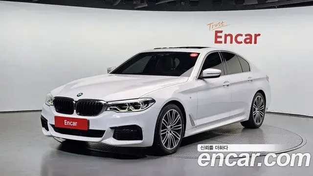 BMW 5 Series 2020 — Фото 1/20