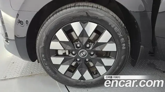 Hyundai Staria 2025 — Şəkil 2/31
