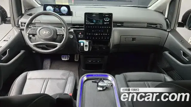 Hyundai Staria 2025 — Şəkil 27/31