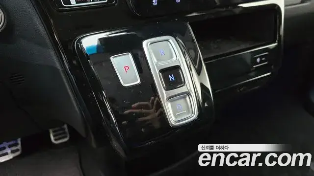 Hyundai Staria 2025 — Şəkil 14/31