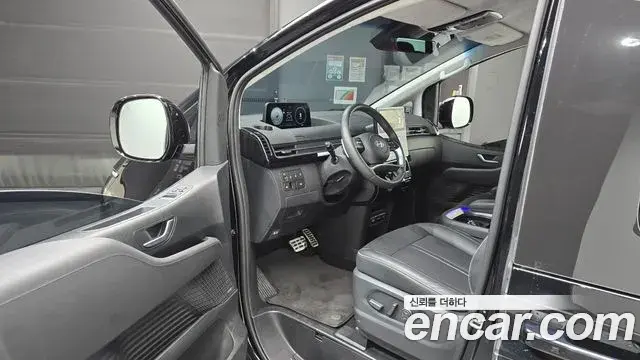 Hyundai Staria 2025 — Şəkil 31/31