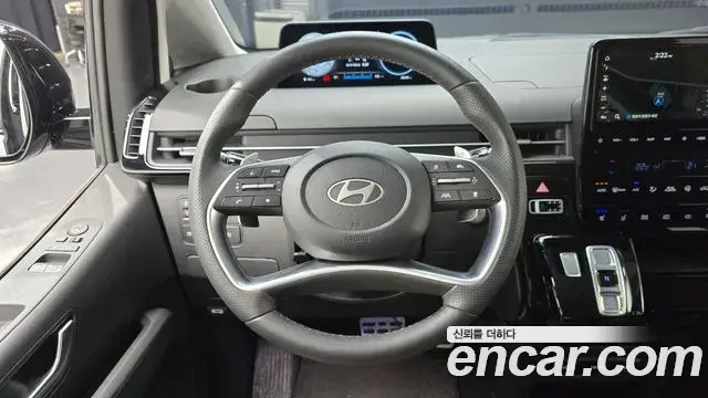 Hyundai Staria 2025 — Şəkil 12/31