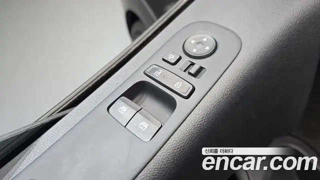 Hyundai Staria 2025 — Şəkil 29/31