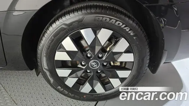 Hyundai Staria 2025 — Şəkil 17/31