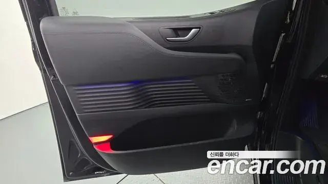 Hyundai Staria 2025 — Şəkil 21/31