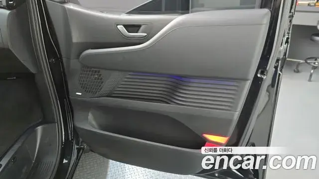 Hyundai Staria 2025 — Şəkil 30/31