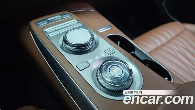 Genesis GV70 2021 — Şəkil 1/31
