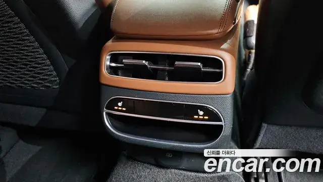Genesis GV70 2021 — Şəkil 21/31