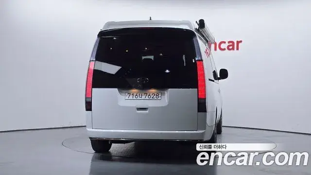 Hyundai Staria 2024 — ფოტო 17/20