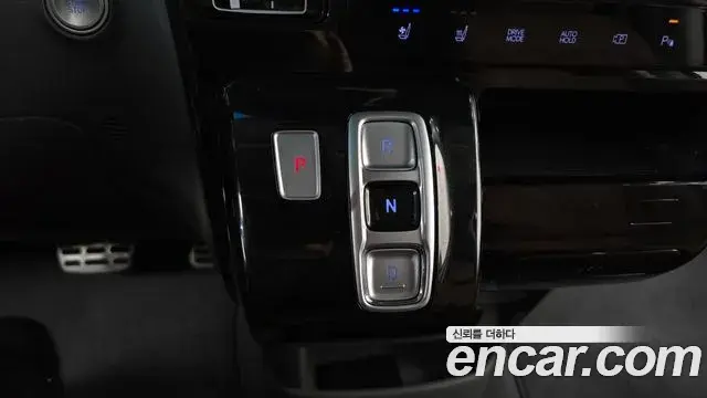 Hyundai Staria 2024 — ფოტო 10/20