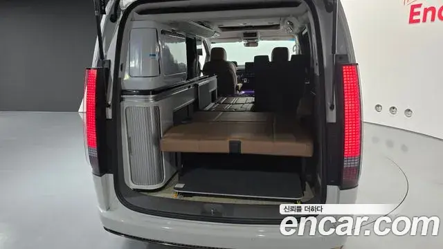 Hyundai Staria 2024 — ფოტო 20/20