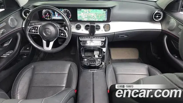 Mercedes-Benz E-Class 2019 — Фото 7/20