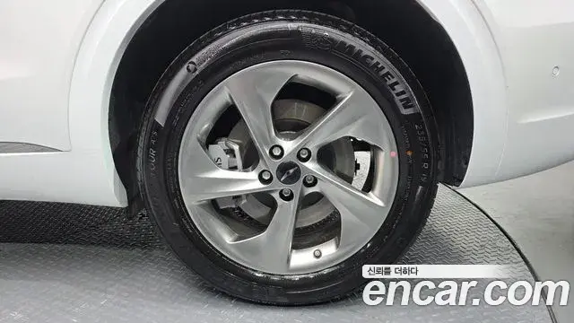 Genesis GV70 2025 — ფოტო 29/33