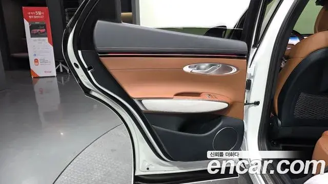 Genesis GV70 2025 — ფოტო 13/33