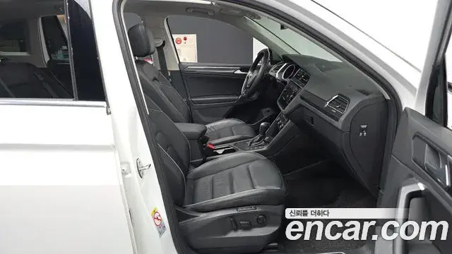 Volkswagen Tiguan 2019 — Photo 4/20