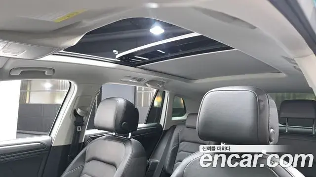 Volkswagen Tiguan 2019 — Photo 8/20