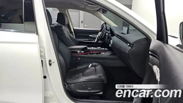 Genesis GV70 2022 — Şəkil 14/32