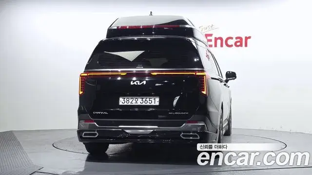 Kia Carnival 2024 — ფოტო 14/20