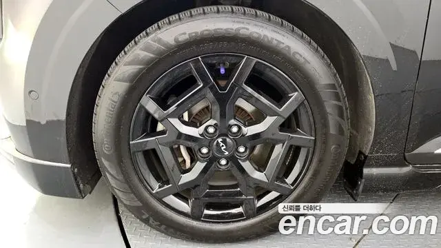 Kia Carnival 2024 — ფოტო 17/20