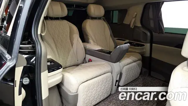 Kia Carnival 2024 — ფოტო 16/20