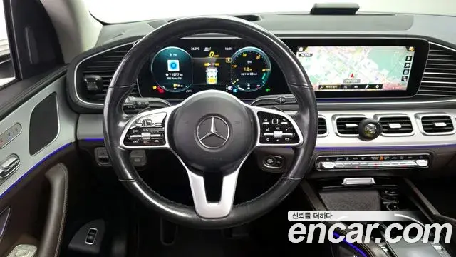 Mercedes-Benz GLE-Class 2021 — ფოტო 8/20
