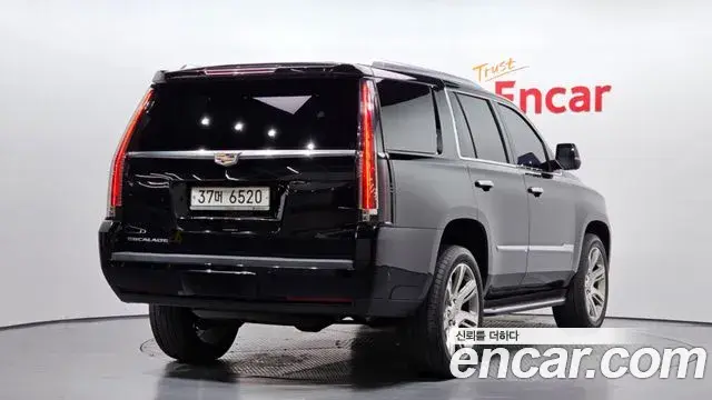 Cadillac Escalade 2018 — Фото 2/20
