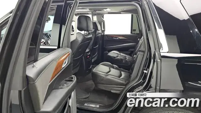 Cadillac Escalade 2018 — Фото 11/20