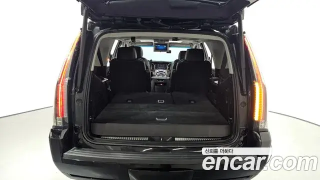 Cadillac Escalade 2018 — Фото 16/20