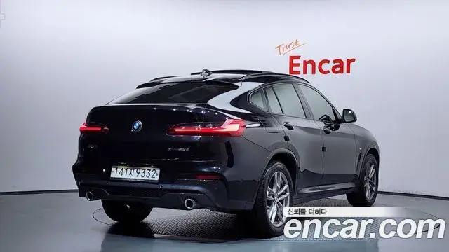 BMW X4 2020 — Şəkil 28/35