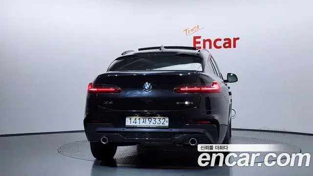 BMW X4 2020 — Şəkil 16/35